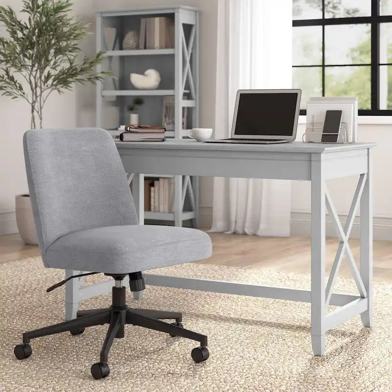 Bureau de 48 po L x 24 po P et chaise